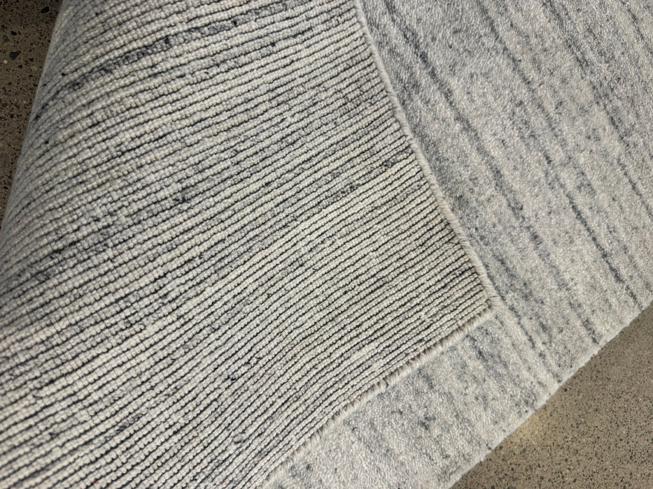 2'x3' 100% Wool Nepali Hand Knotted Area Rug