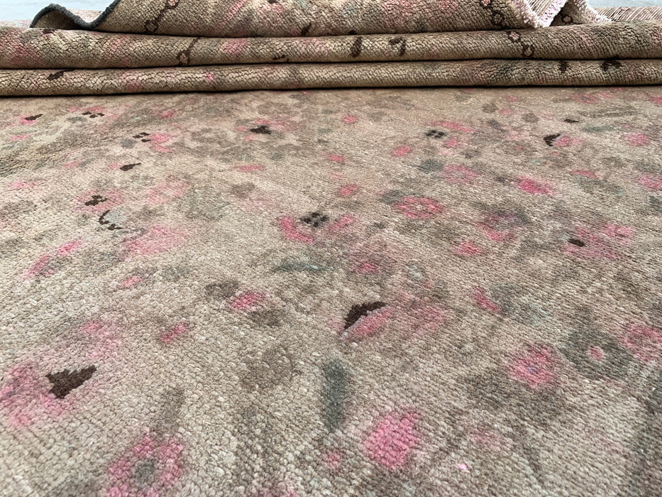 9'7" x 7'1" Hand-Knotted Persian Wool Rug – Beige, Taupe & Blush Vintage Floral Design – KBHM-719
