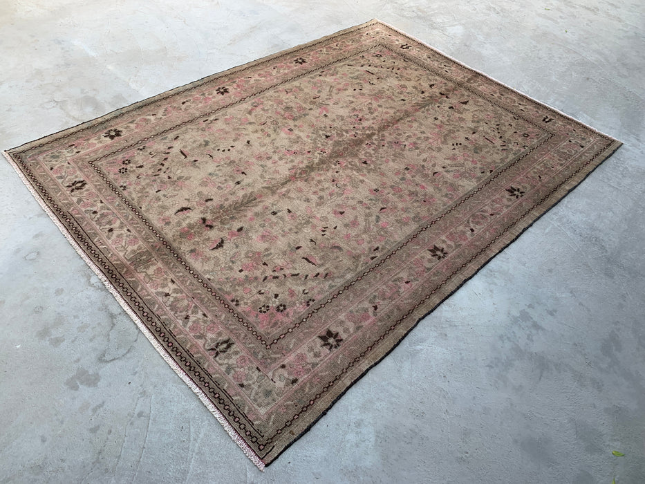 9'7" x 7'1" Hand-Knotted Persian Wool Rug – Beige, Taupe & Blush Vintage Floral Design – KBHM-719