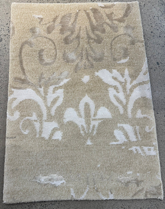 2'x3' 100% Wool Nepali Hand Knotted Area Rug