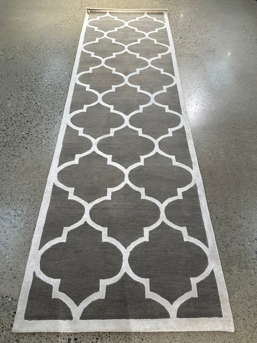 2'9" x 9'11" Modern Indian Silk/Wool Hand-Knotted Area Rug