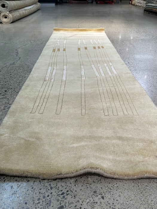 2'4" x 7'11" Nepali Silk/Wool Hand-knotted