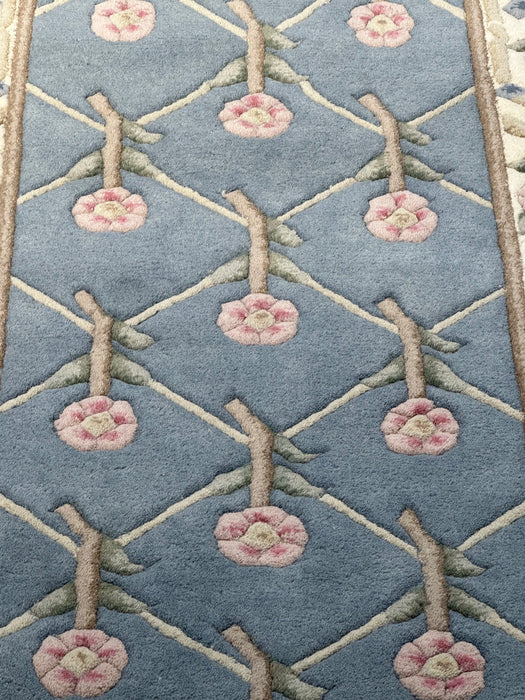 2'6" x 8'2" Nepali 100 % Wool Hand-knotted