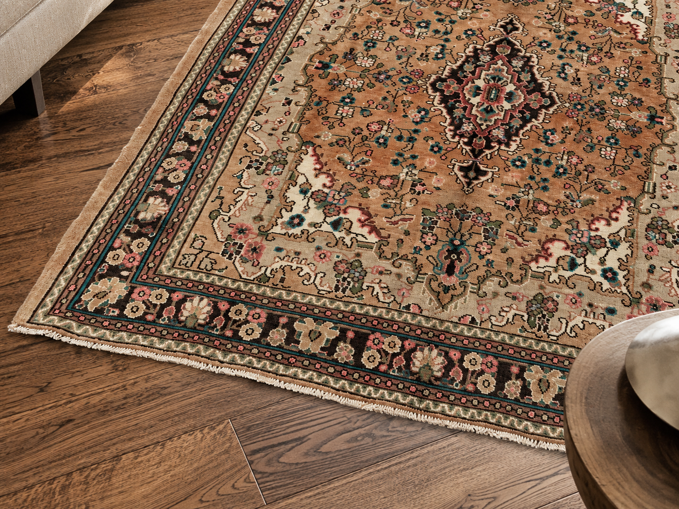 9'2" x 6'11" Handmade Persian Wool Rug wool texture and pattern detail