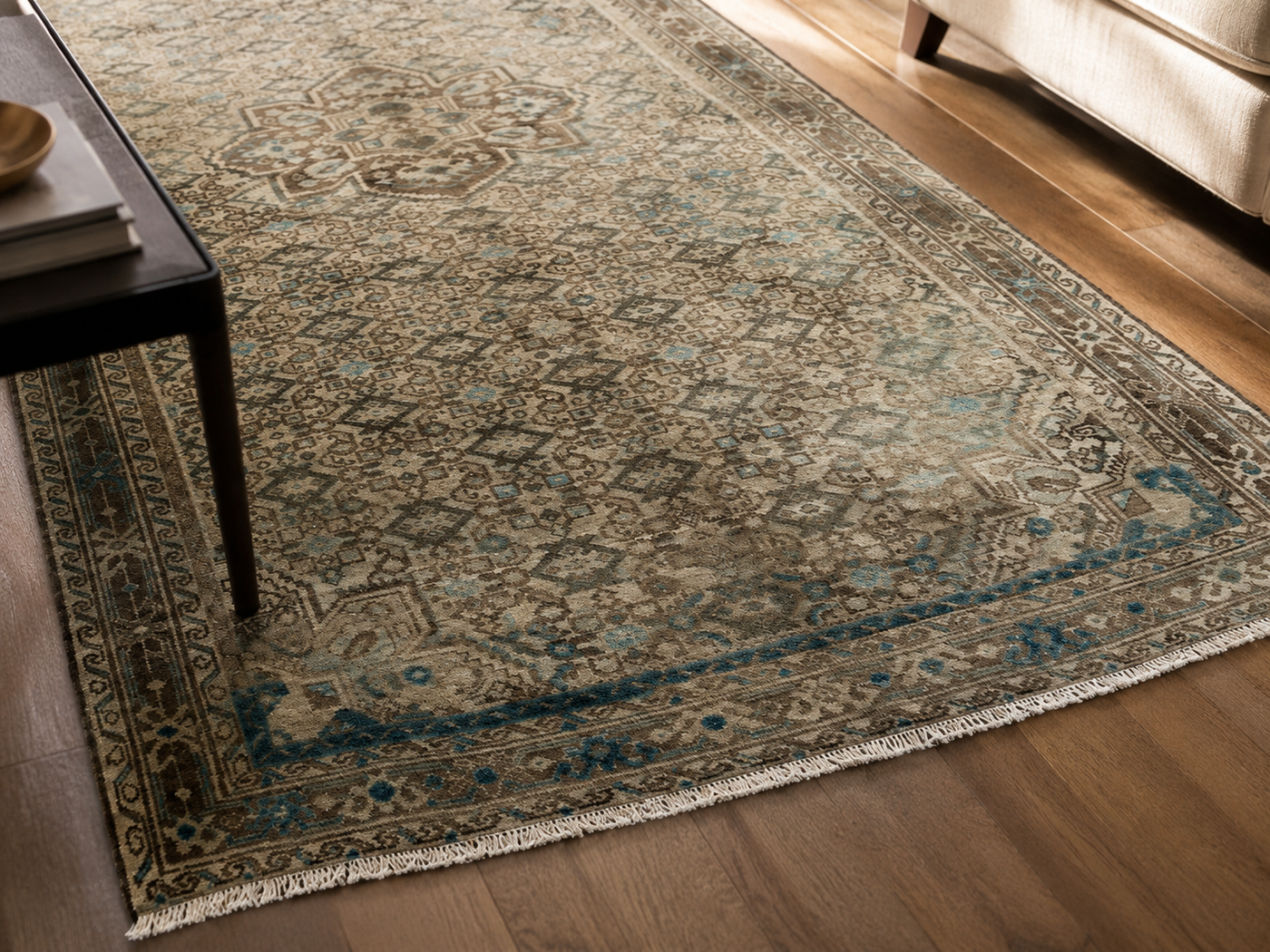 11'0" x 5'5" Handmade Persian Wool Rug wool texture and pattern detail