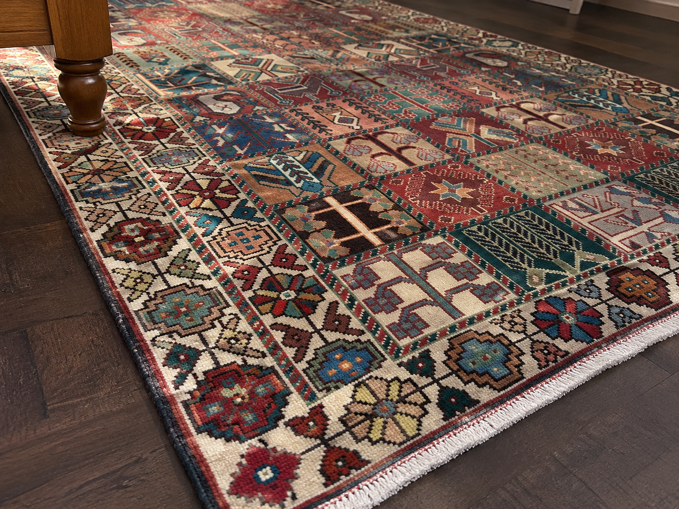 9'4" x 5'9" Handmade Persian Wool Rug wool texture and pattern detail