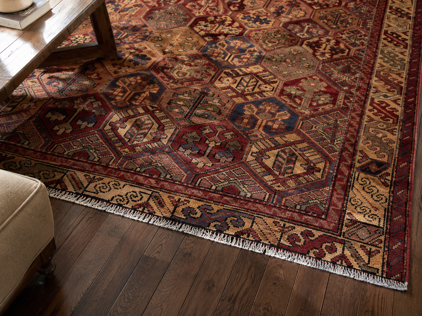9'3" x 6'3" Handmade Persian Wool Rug wool texture and pattern detail
