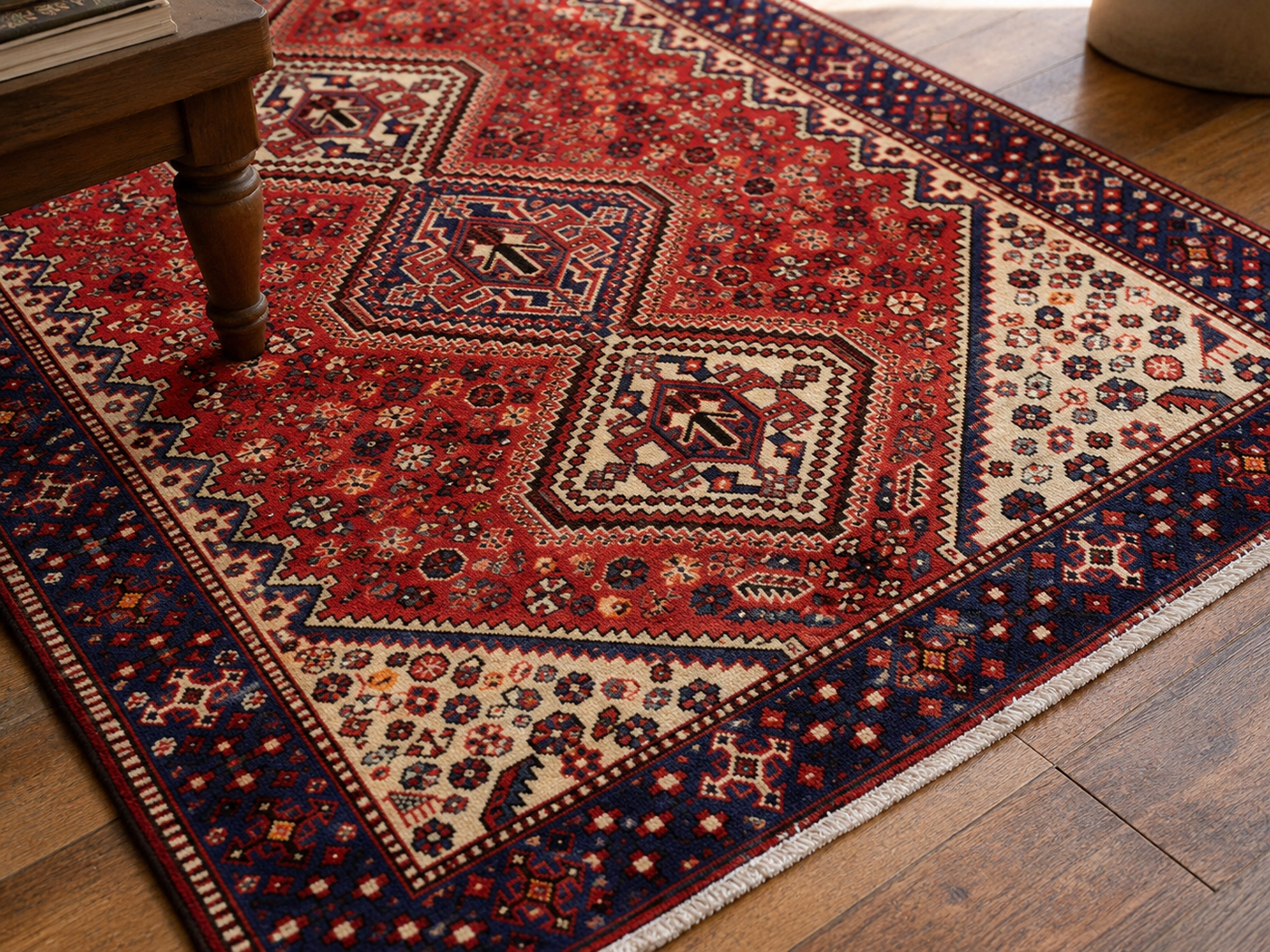 9'10" x 5'4" Handmade Persian Wool Rug wool texture and pattern detail