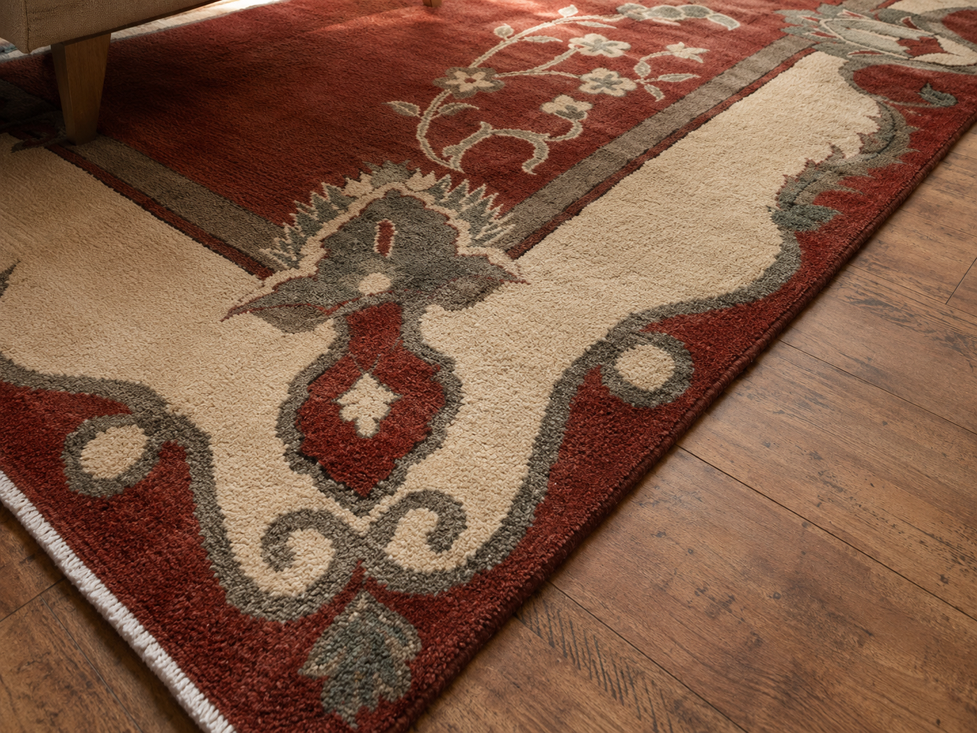7'8" x 6'0" Handmade Persian Wool Rug wool texture and pattern detail