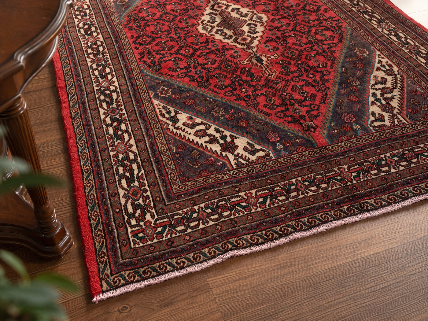 9'9" x 7'0" Handmade Persian Wool Rug wool texture and pattern detail