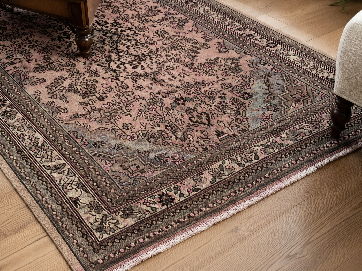 9'9" x 7'4" Handmade Persian Wool Rug wool texture and pattern detail