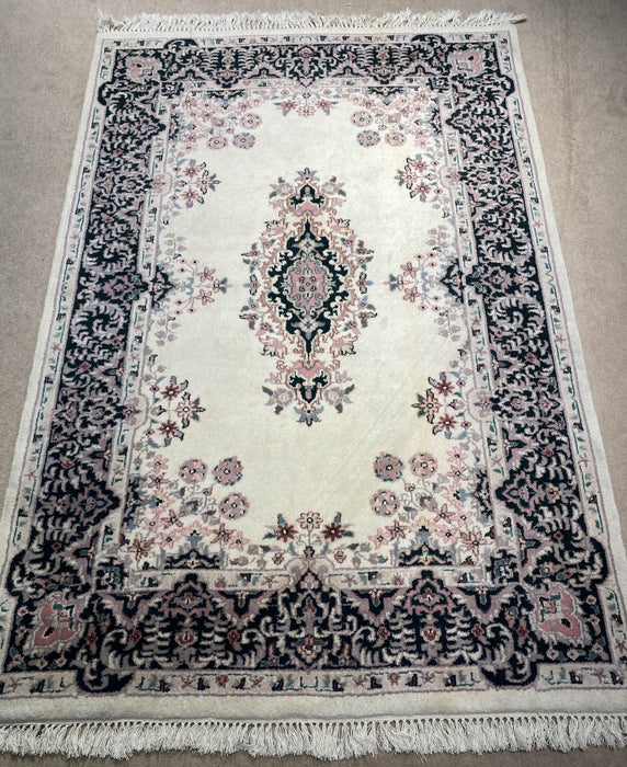 Indo Persian 4’X6’ Hand knotted area rug
