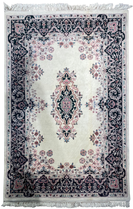 Indo Persian 4’X6’ Hand knotted area rug